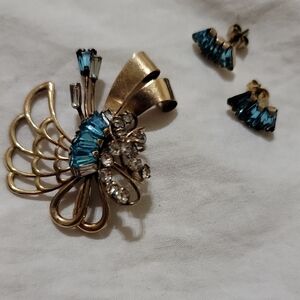 Elegant Gold and Blue Crystal Brooch and Earrings Set